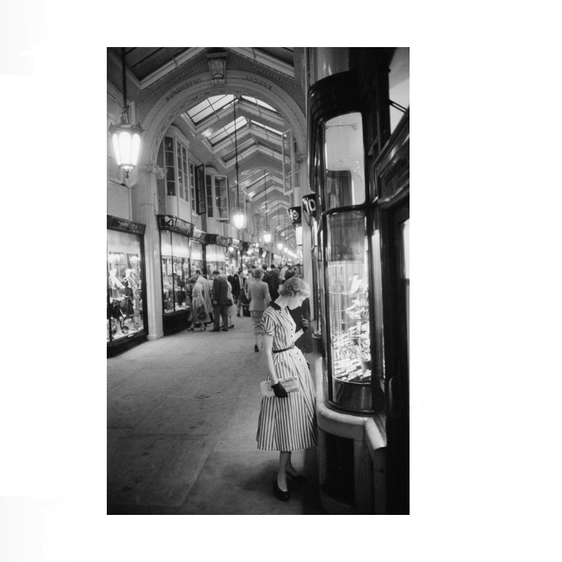 Slim Aarons, Burlington Arcade - đánh giá và giá Street Fashion London